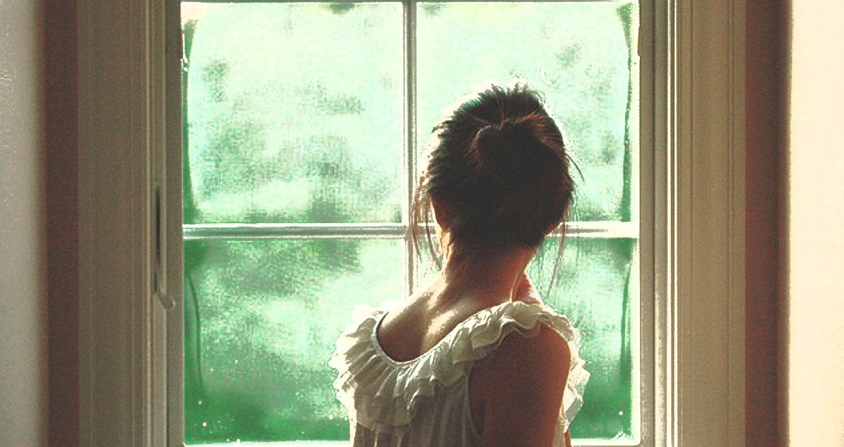 Мечтательница у окна совершенно голая