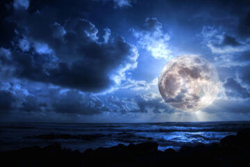 La Luna written by José A. Gómez at Spillwords.com