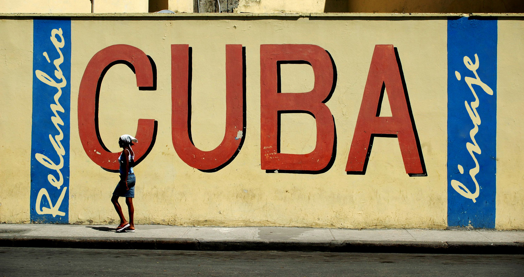 Куба хозяйственная деятельность. Плакат по национальной политике. Карибский кризис плакаты. Хрущев куба плакаты. Куба плакаты.