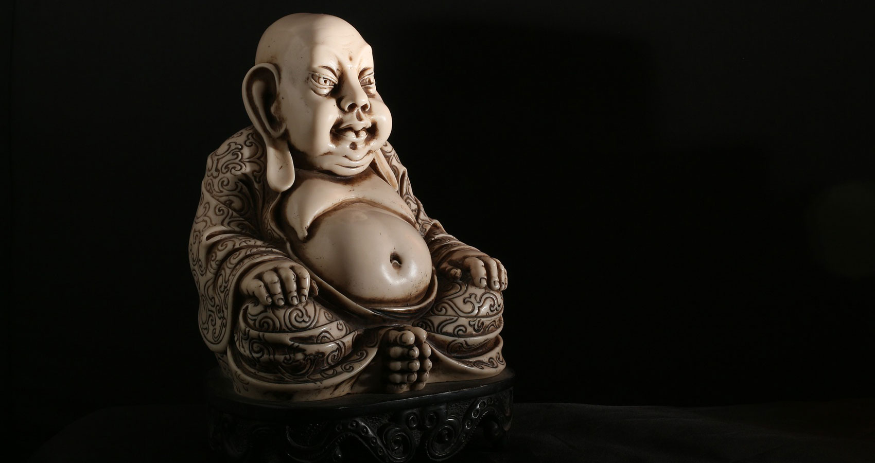 The Smile Of Emptiness And Nothingness, by Hongri Yuan at Spillowrds.com