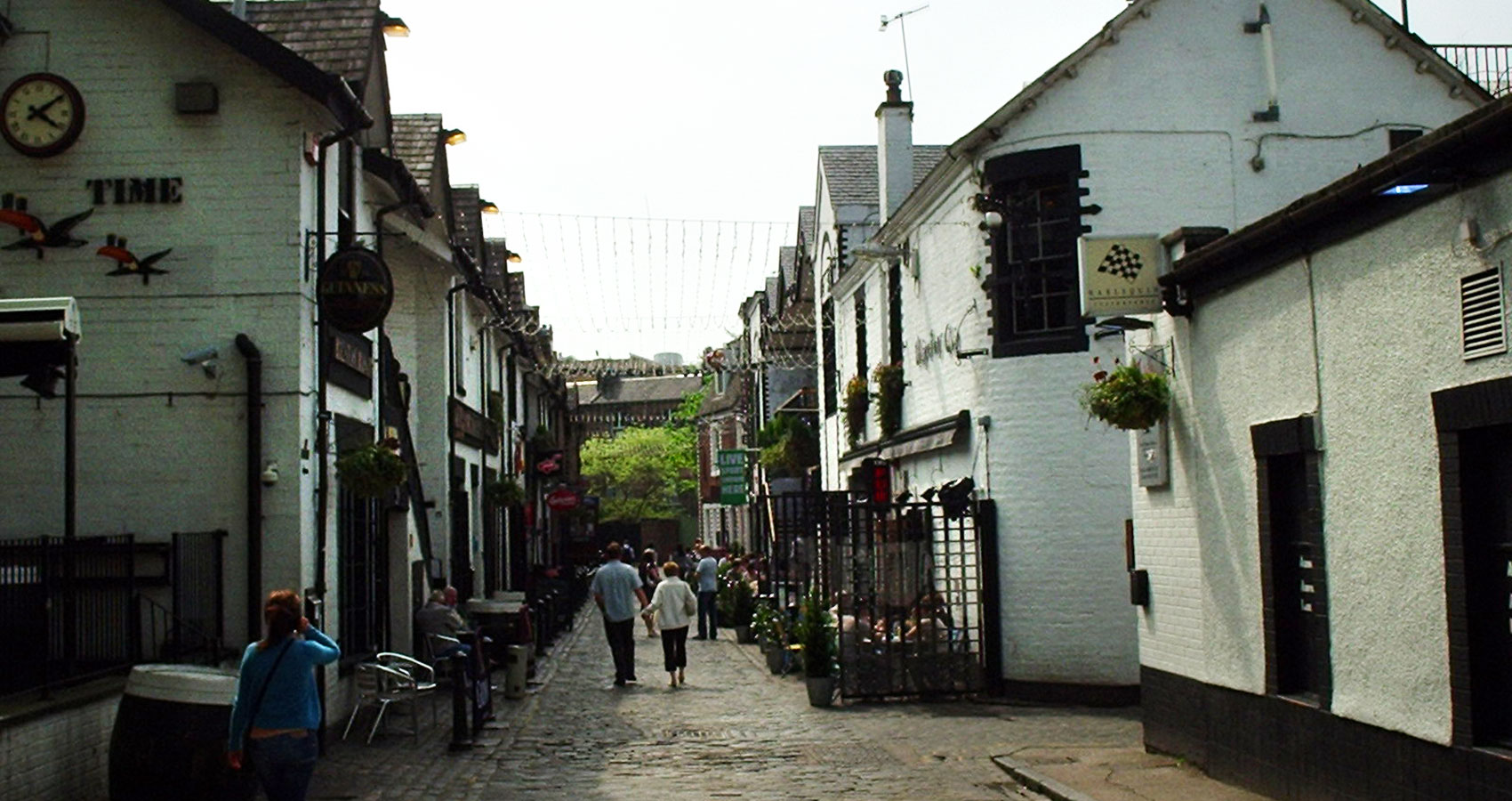 Chanting At Ashton Lane, written by Eoghan Lyng at Spillwords.com