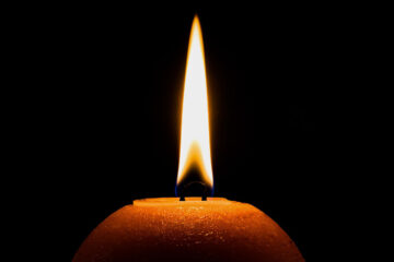 Candlelight, a poem written by Barbara Deraoui at Spillwords.com
