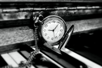 Piano, a poem written by D.H. Lawrence at Spillwords.com