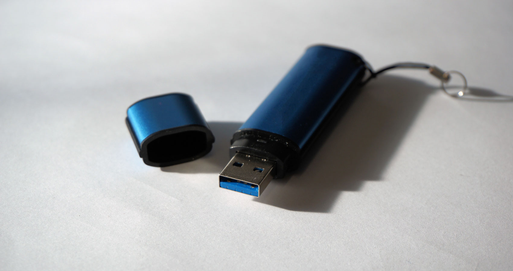 Pendrive, a poem written by Hsenura at Spilwords.com