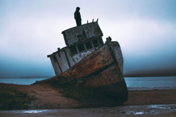 The Shipwrecked, poetry written by Luiz Syphre at Spillwords.com