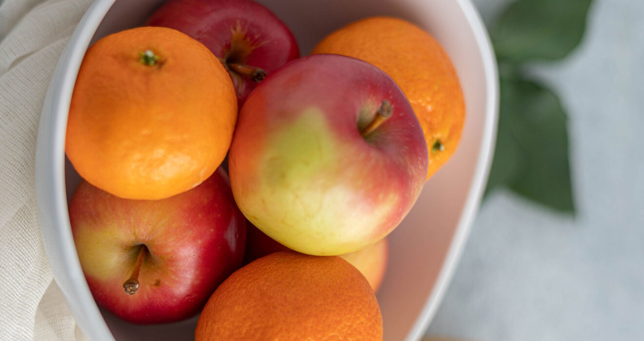 Apples and Oranges, a short story written by Jim Bartlett at