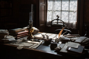 Desk, a poem written by Eliza Segiet at Spillwords.com