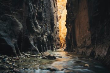 The Narrows, a poem written by Huntersjames at Spillwords.com