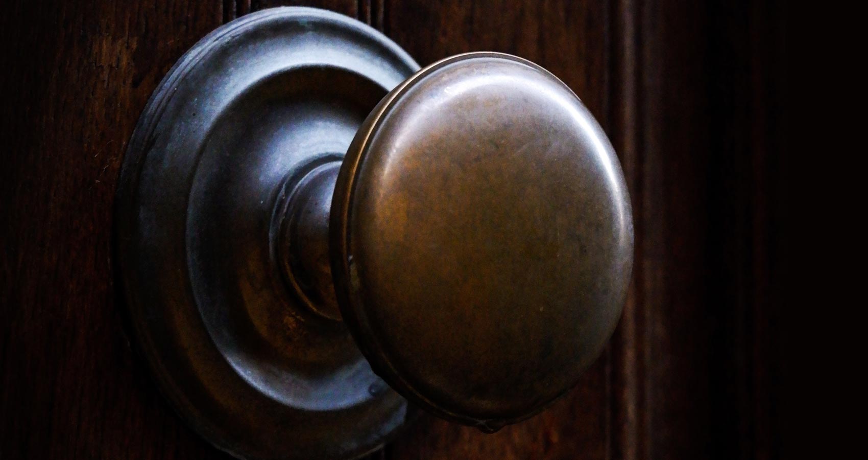 The Doorknob, flash fiction by Phyllis Souza at Spillwords.com