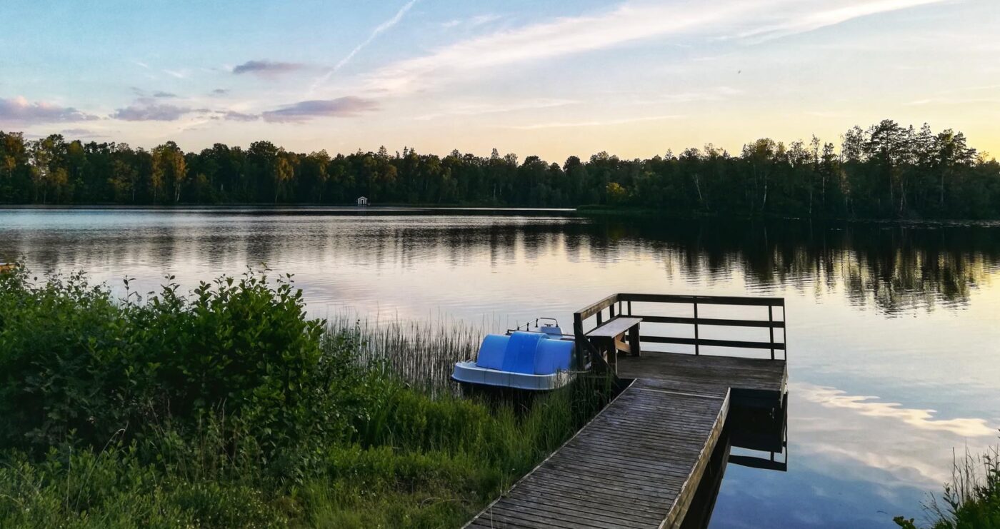 Wonderboat, a short story by Renwick Berchild at