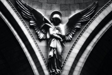 Archangel, a poem written by Lee Dunn at Spillwords.com