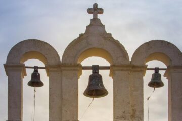 Easter Bells, a poem by Thaddeus Hutyra at Spillwords.com