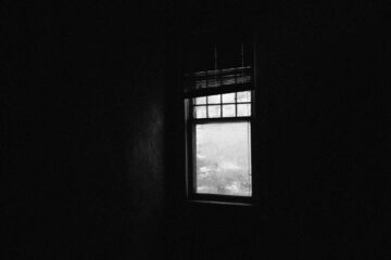 Darkness, poetry by Bob Laurie at Spillwords.com