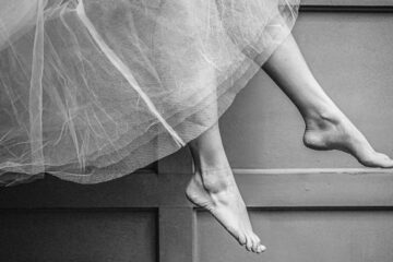 Barefoot, a poem by Anne Sexton at spillwords.com