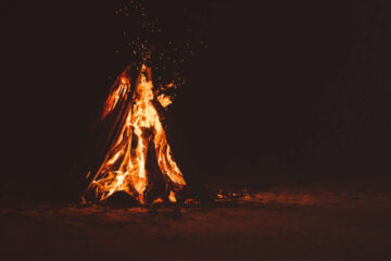 A Bonfire, poetry by Aaysid at Spillwords.com