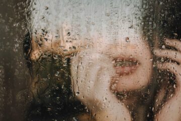 Walking in The Rain, poetry by Dawn Minott at Spillwords.com
