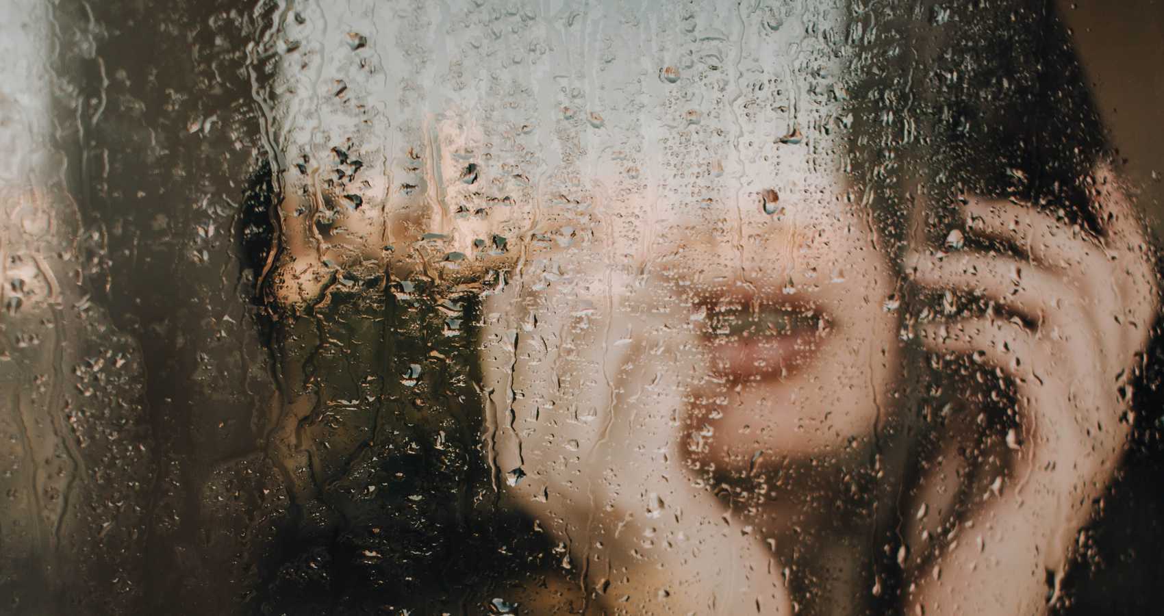 Walking in The Rain, poetry by Dawn Minott at Spillwords.com