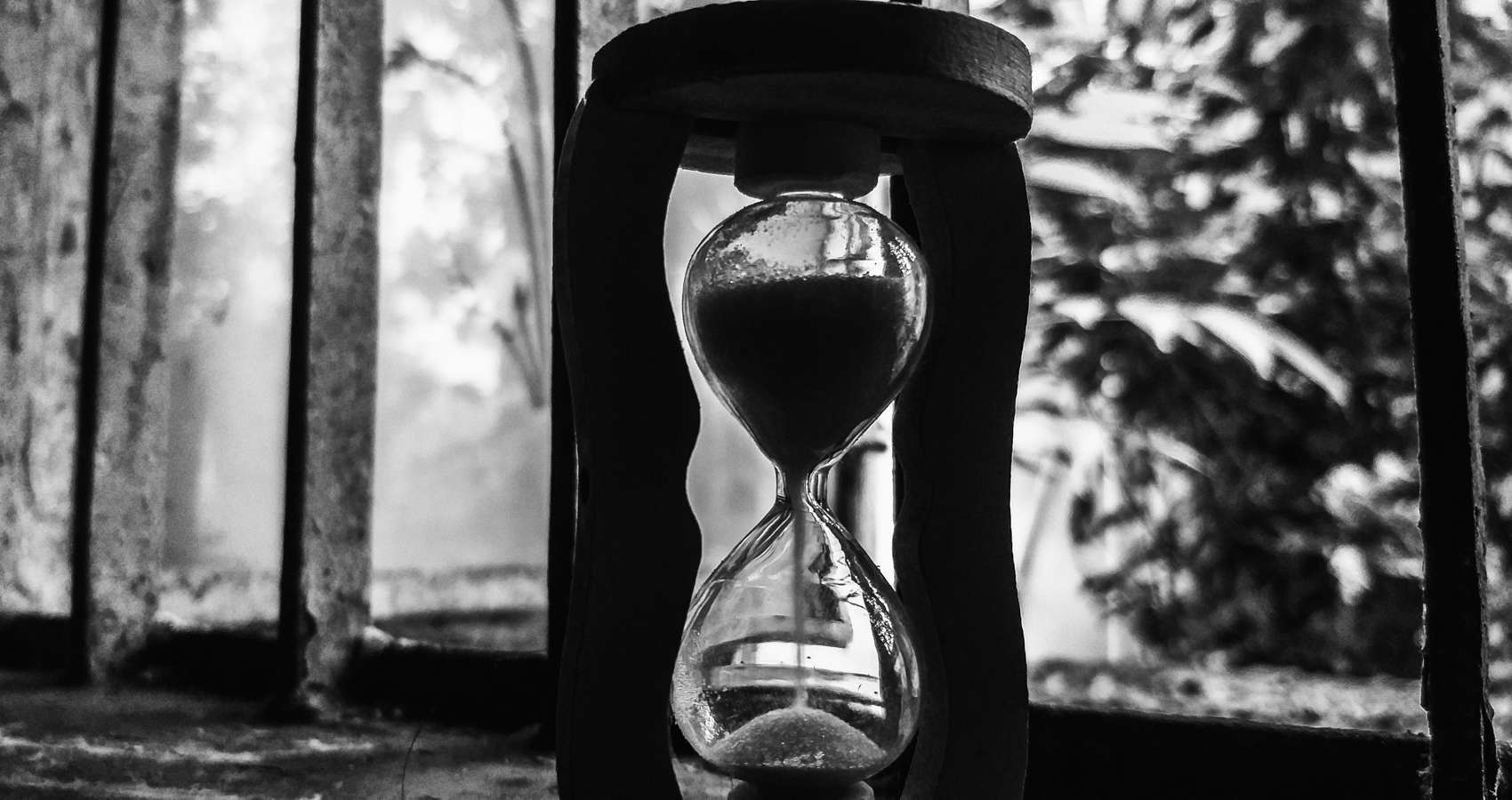 Hourglass, poetry by Brad Osborne at Spillwords.com