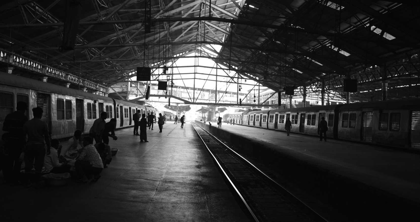 The Commuter, poem by Raeesa Usmani at Spillwords.com