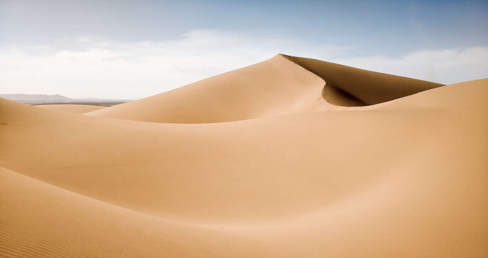 The Music of Arabian Dunes, poetry by Shamik Banerjee at Spilwords.com