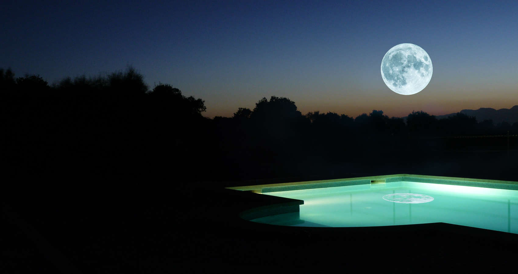 The Full Moon in The Pool, poetry by Nancy Lazar at Spillwords.com