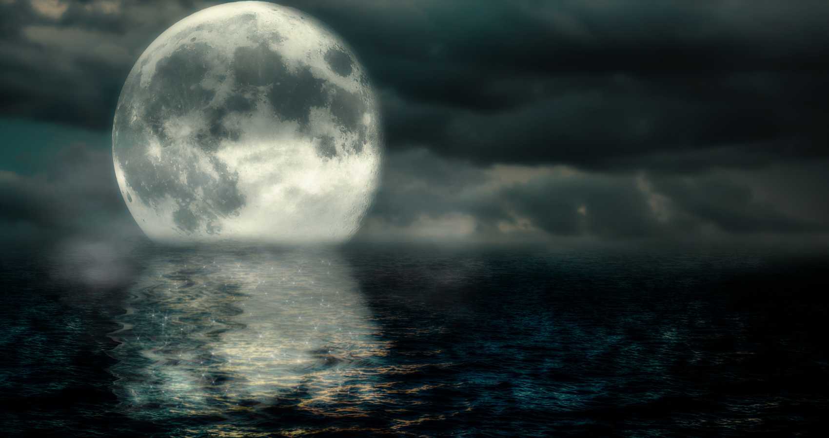The Full Moon, poetry by Hanh Chau at Spillwords.com