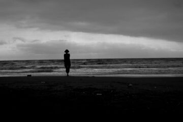 Oceans Apart, poetry by Heidi MacCulloch at Spillwords.com