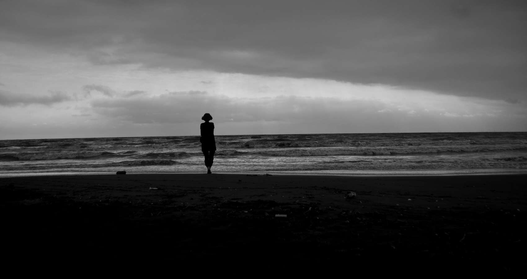 Oceans Apart, poetry by Heidi MacCulloch at Spillwords.com