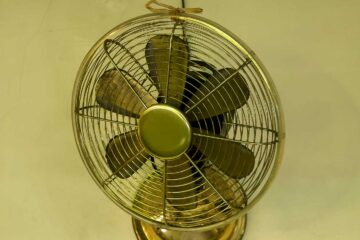 Rotating Fan, poetry by Julian Matthews at Spillwords.com