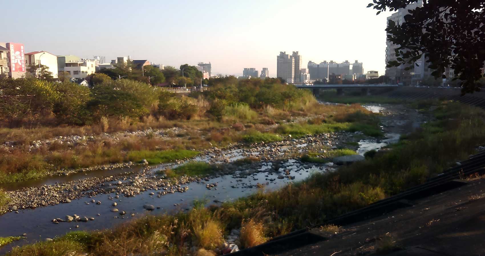 The River Han in Taichung, poetry by Ian Fletcher at Spillwords.com