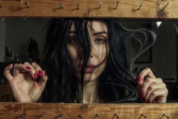 Dwell, a poem by Kelli J Gavin at Spillwords.com