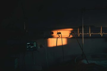 Laughter in Sorrow, a poem by Linette Rabsatt at Spillwords.com