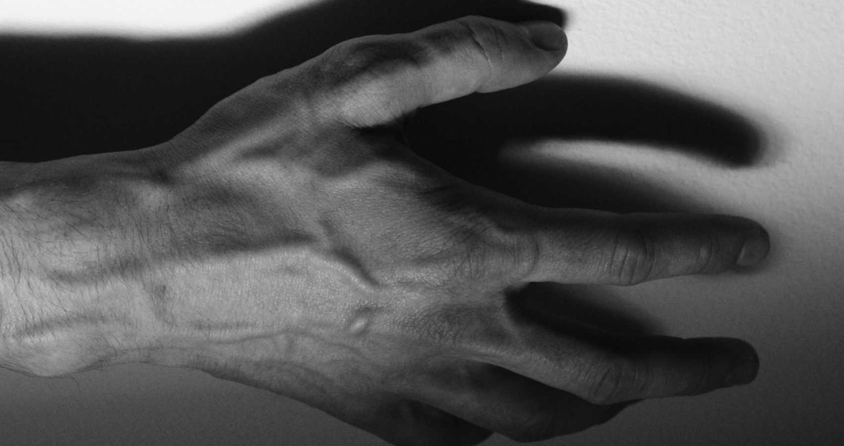 Death Rattles, poetry by Maggie Watson at Spillwords.com