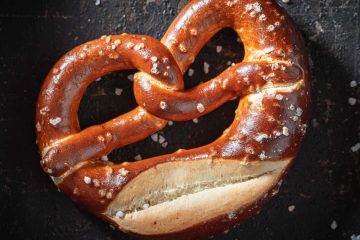 Omphaloskepsis, poetry by Grant Guy at Spillwords.com