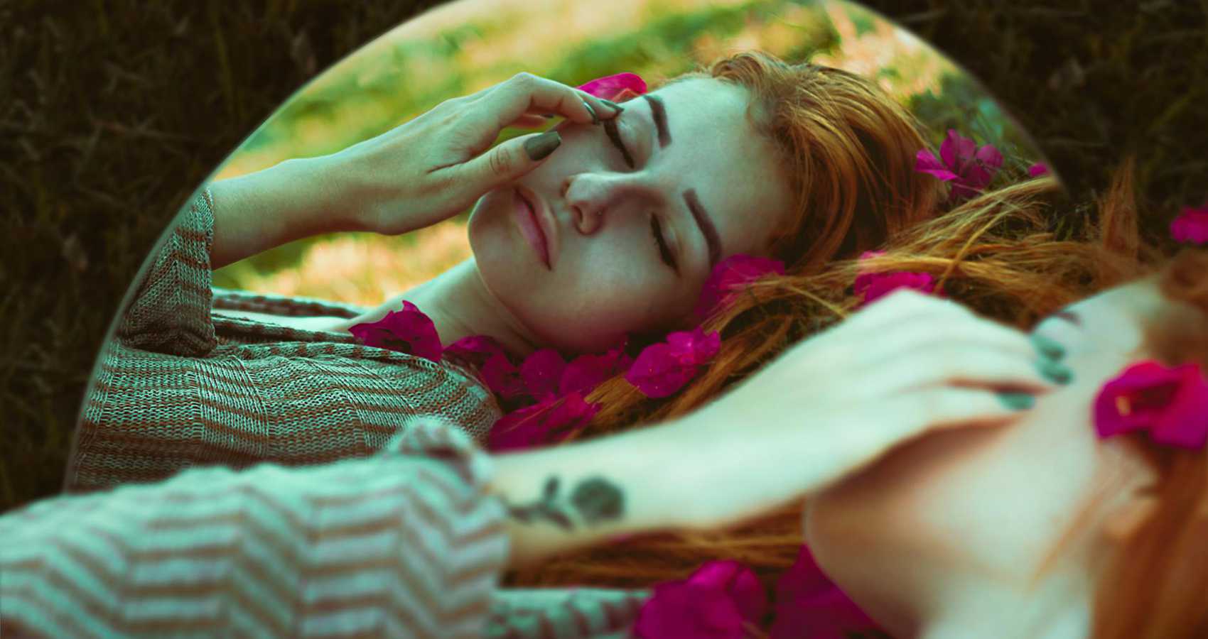 Mirrored, poetry by Hana Rubinstejnova at Spillwords.com