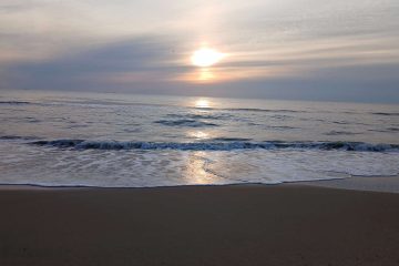 Echoes Off Shore, a poem by Leon Drake at Spillwords.com